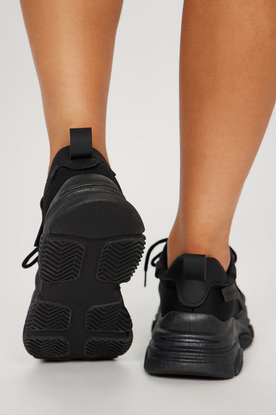 https://cdn.shopify.com/s/files/1/0293/9277/files/06-27-23Studio8_CB_LW_13-56-37_64_BETHANY01_Black_7511_ES.jpg?v=1688062186&with=400&height=600
