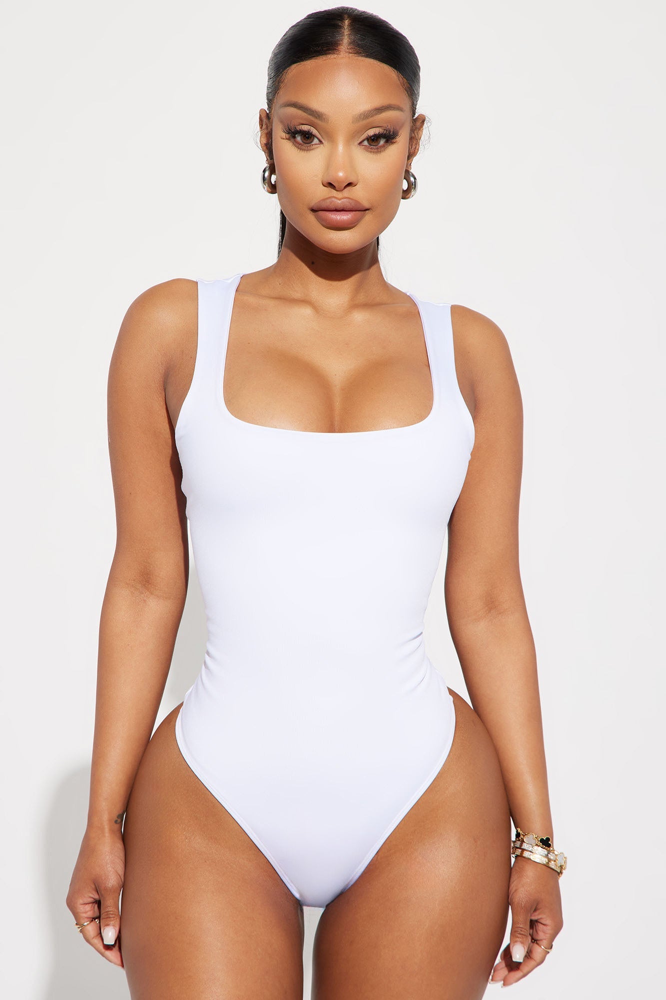 https://cdn.shopify.com/s/files/1/0293/9277/files/06-29-23Studio2_KJ_RL_15-13-16_30_ZDM4952_White_39598_MP.jpg?v=1688580416