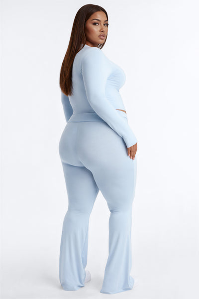 https://cdn.shopify.com/s/files/1/0293/9277/files/06-29-26_S2_50_B126MS1338_LightBlue_RK_IM_15-02-11_PLUS_13112-FN_Xenia-_PXF.jpg?v=1783718575&with=400&height=600