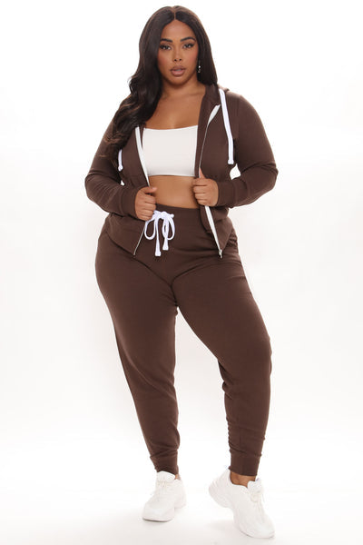 https://cdn.shopify.com/s/files/1/0293/9277/products/06-30-21Studio1_RM_TB_11-54-52_50_J415_Chocolate_0491_PLUS_RG.jpg?v=1658435529&with=400&height=600