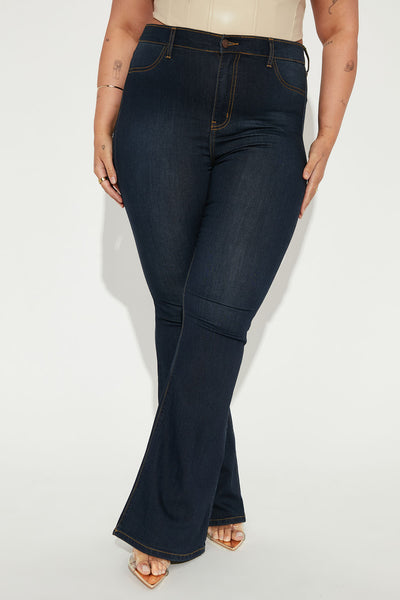 https://cdn.shopify.com/s/files/1/0293/9277/products/06-30-22Studio1_CE_MR_13-52-37_23_P522FN_DarkDenim_5088_PLUS_SHINTANI_KL.jpg?v=1682537908&with=400&height=600