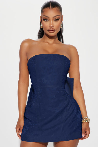 https://cdn.shopify.com/s/files/1/0293/9277/files/07-01-24_S2_1_KZZD4021801_Ivory_ZSR_ID_RL_11-48-55_4285_EH_JA_Navy.jpg?v=1790009062&with=400&height=600