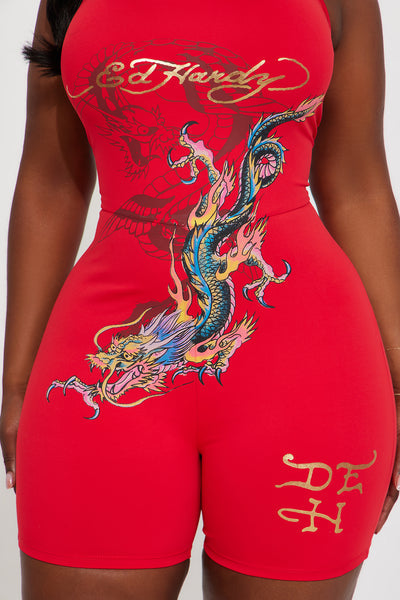 https://cdn.shopify.com/s/files/1/0293/9277/files/07-01-24_S6_34_EHW90015_Red_KJ_AP_14-08-30_PLUS_19668_PXF.jpg?v=1720039850&with=400&height=600