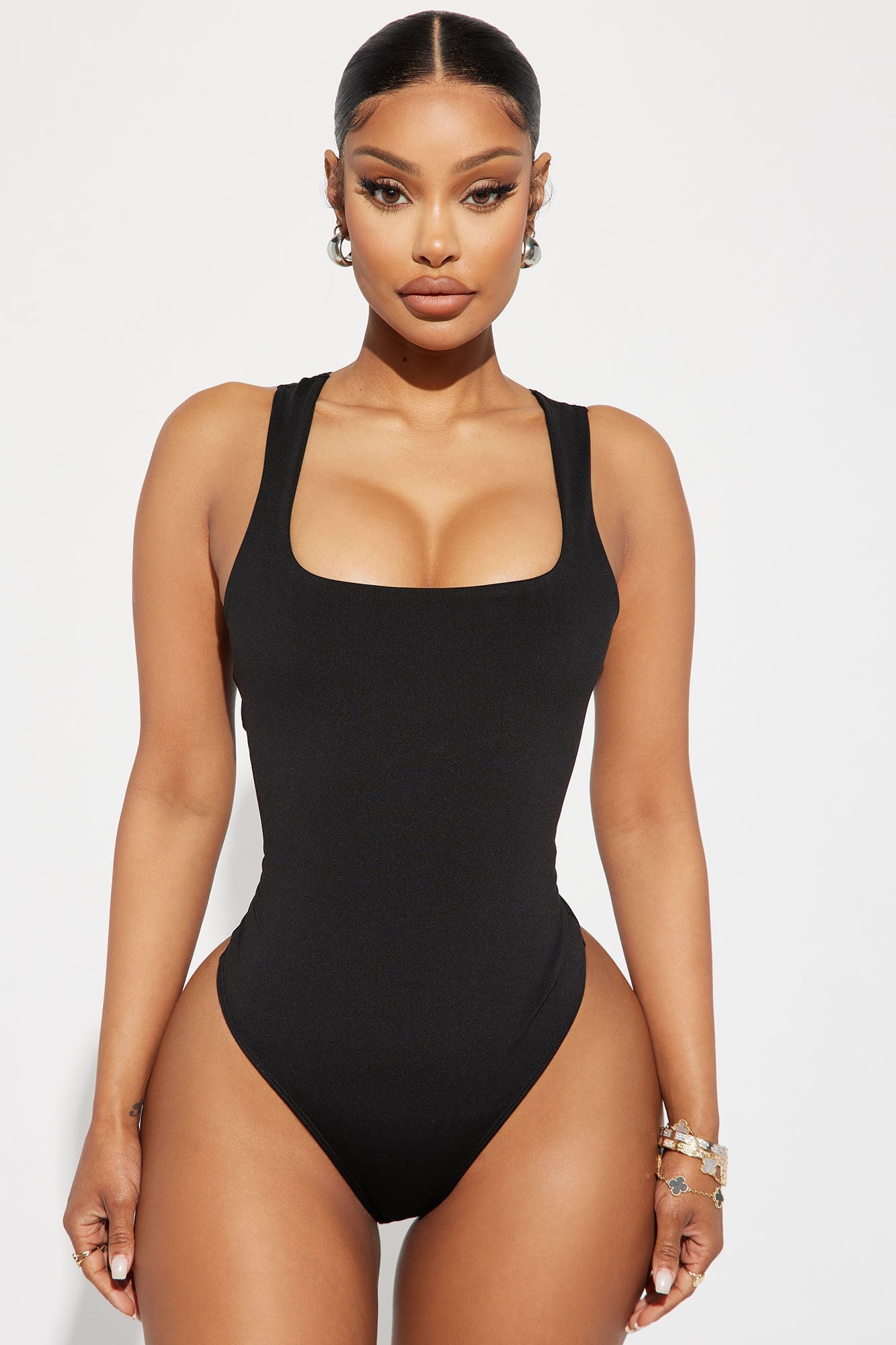 https://cdn.shopify.com/s/files/1/0293/9277/files/07-05-23Studio2_KJ_RL_14-43-26_46_ZDM4952_Black_40346_MR.jpg?v=1689010997