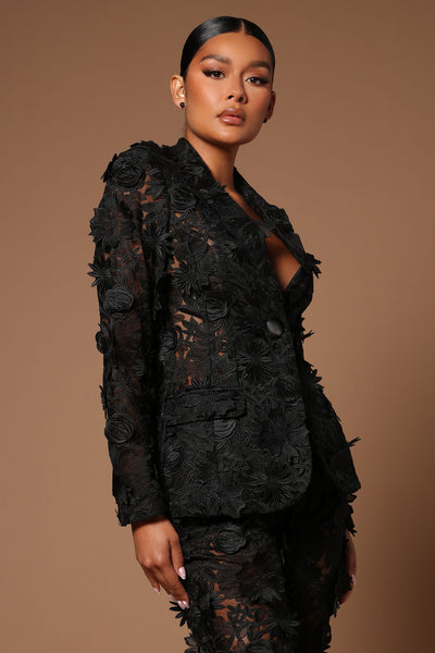 https://cdn.shopify.com/s/files/1/0293/9277/products/07-07-22Studio5_CE_KP_11-23-05_22_B47357_Black_3488_JB.jpg?v=1657233686&with=400&height=600