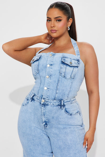 https://cdn.shopify.com/s/files/1/0293/9277/files/07-08-24_S8_24_BAD18_LightWash_AZ_AP_13-19-26_PLUS_90630_SL.jpg?v=1720735398&with=400&height=600