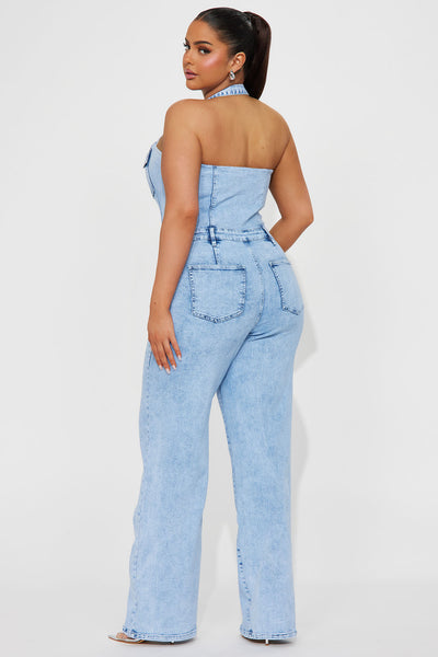 https://cdn.shopify.com/s/files/1/0293/9277/files/07-08-24_S8_24_BAD18_LightWash_AZ_AP_13-20-06_PLUS_90633_SL.jpg?v=1720735399&with=400&height=600