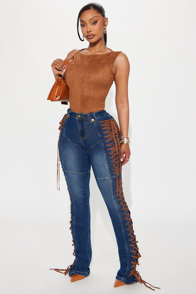 https://cdn.shopify.com/s/files/1/0293/9277/files/07-08-25_S2_8_FN1029HFLYJJEAN_DarkWash_AE_RL_16-03-22_65383_PXF.jpg?v=1752097988&with=400&height=600