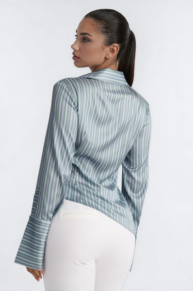 https://cdn.shopify.com/s/files/1/0293/9277/files/07-08-26_S3_19_V125WT07140_Sagecombo_JG_AA_11-18-04_6792-FN_Remi_MidSleek-PXF.jpg?v=1784653515&with=400&height=600