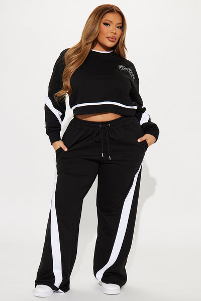 https://cdn.shopify.com/s/files/1/0293/9277/files/07-11-24_S4_17_ZPK12392TOP_BlackWhite_P_TK_AC_10-31-40_PLUS_32620_PXF.jpg?v=1721062241&with=400&height=600