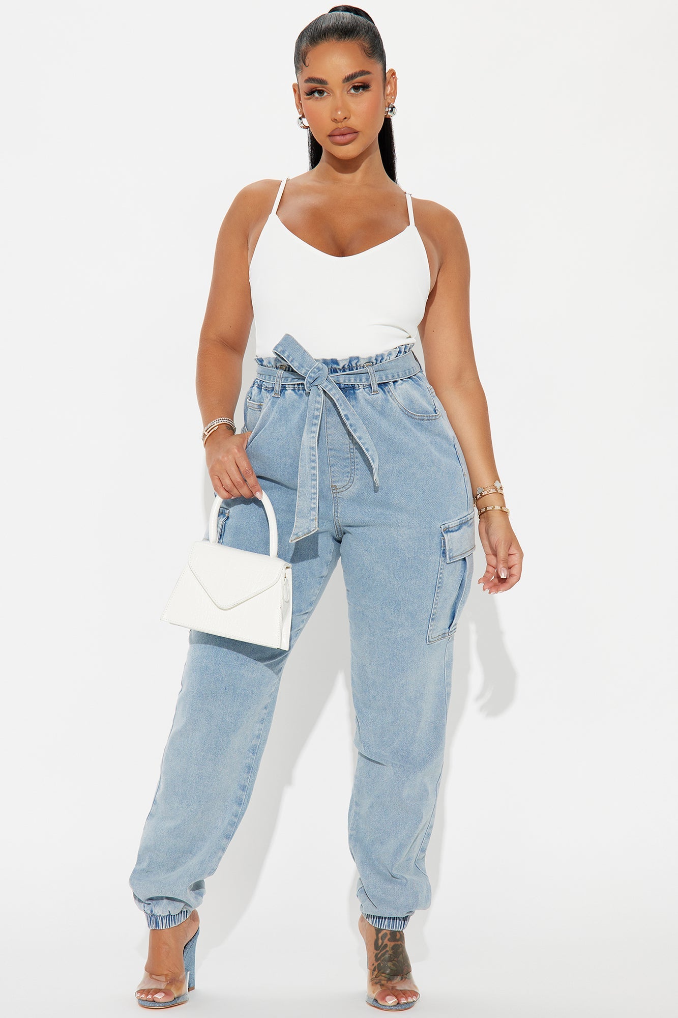 https://cdn.shopify.com/s/files/1/0293/9277/files/07-15-24_S1_38_75351Y_LightWash_KT_DO_14-03-28_105189_PXF.jpg?v=1721325069