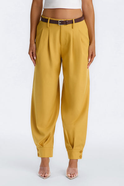 https://cdn.shopify.com/s/files/1/0293/9277/files/07-17-26_S8_39_KSHB412209_Mustard_LB_EO_14-11-34_68758-FN_Remi_SoftWaves-_MWA.jpg?v=1785531687&with=400&height=600