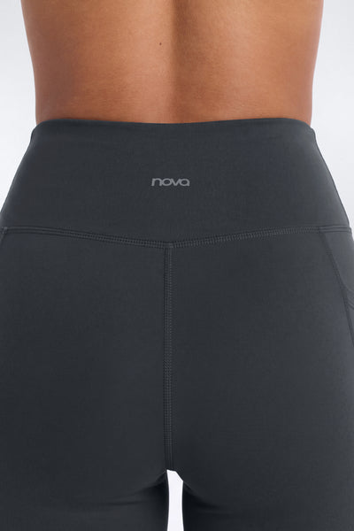 https://cdn.shopify.com/s/files/1/0293/9277/files/07-17-26_S9_PM_12_B12504SB1201_Carbon_JG_AA_15-45-53_41615-7_1__ES_ES_JA.jpg?v=1786396047&with=400&height=600