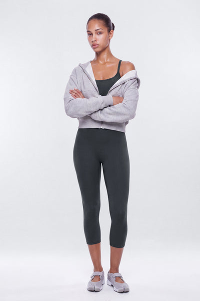 https://cdn.shopify.com/s/files/1/0293/9277/files/07-17-26_S9_PM_3_B426SJ1201_Carbon_JG_AA_14-47-30_6984-29_YB_ES_ES_JA.jpg?v=1786402028&with=400&height=600