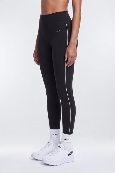 https://cdn.shopify.com/s/files/1/0293/9277/files/07-17-26_S9_PM_46_B425SB1307_BlackWhite_JG_AA_19-13-40_41766-22_AB_ES_JA.jpg?v=1786400250&with=400&height=600
