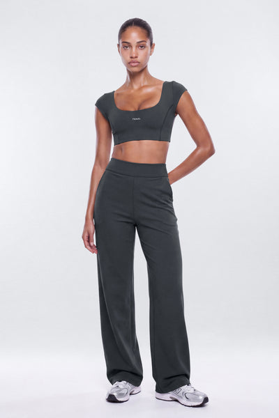 https://cdn.shopify.com/s/files/1/0293/9277/files/07-17-26_S9_PM_5_B425SP1209_Carbon_JG_AA_14-38-37_6935-15_YB_ES_ES_JA.jpg?v=1786402092&with=400&height=600