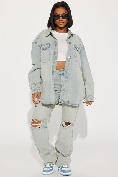 https://cdn.shopify.com/s/files/1/0293/9277/files/07-20-23Studio1_TH_AP_15-38-54_67_yjdmk04j_LightWash_22633_SG.jpg?v=1723767160&with=400&height=600