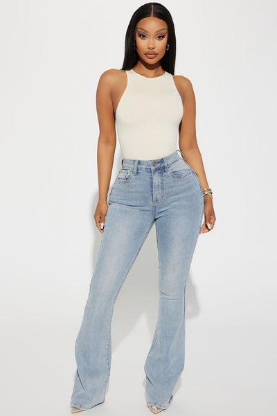 https://cdn.shopify.com/s/files/1/0293/9277/files/07-21-23Studio2_KJ_RL_14-31-18_28_YJDM15HRSFL1_LightWash_16089_JB.jpg?v=1751905699&with=400&height=600
