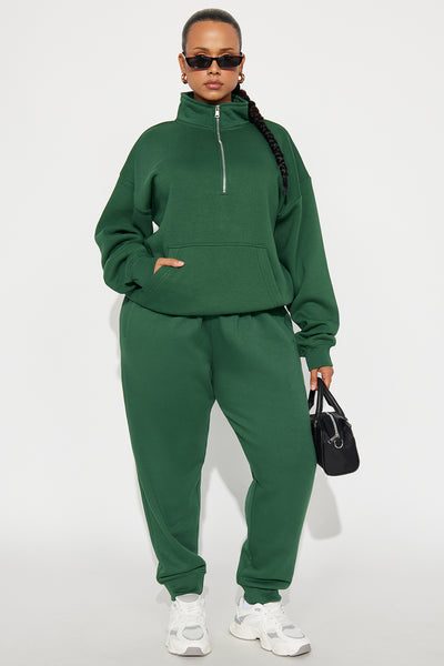 https://cdn.shopify.com/s/files/1/0293/9277/files/07-21-25_S5_32_123QUARTERZIP_Hunter_JG_MC_13-19-11_PLUS_24795_PXF.jpg?v=1756745565&with=400&height=600