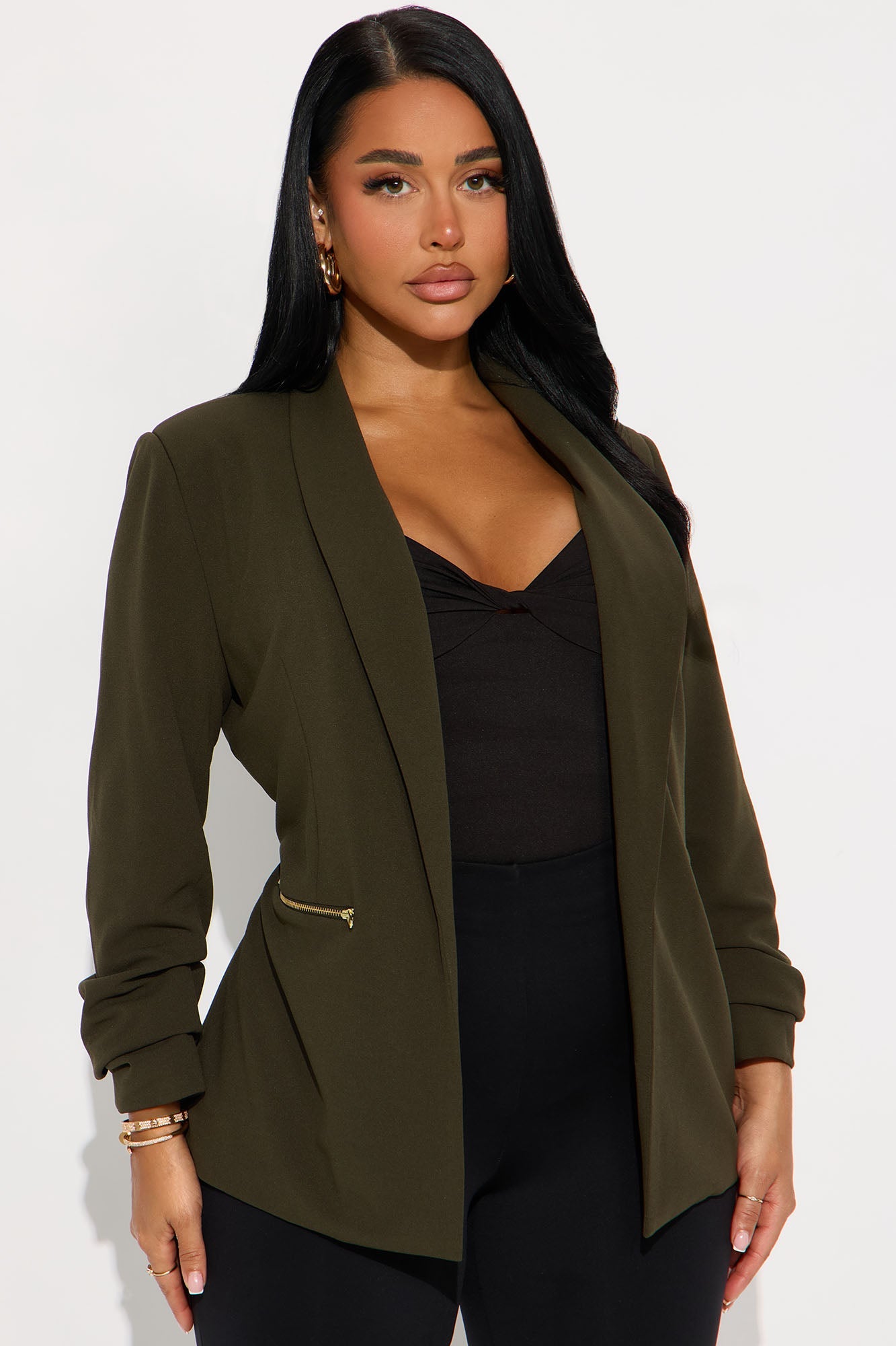 https://cdn.shopify.com/s/files/1/0293/9277/files/07-22-25_S1_2_JK26857_Olive_KJ_CM_10-07-27_0035_SG.jpg?v=1753374320