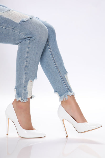 https://cdn.shopify.com/s/files/1/0293/9277/products/07-23-20Studio5_DD_KJ_13-36-16_6_KESSEL_White_4996_WG.jpg?v=1595610943&with=400&height=600