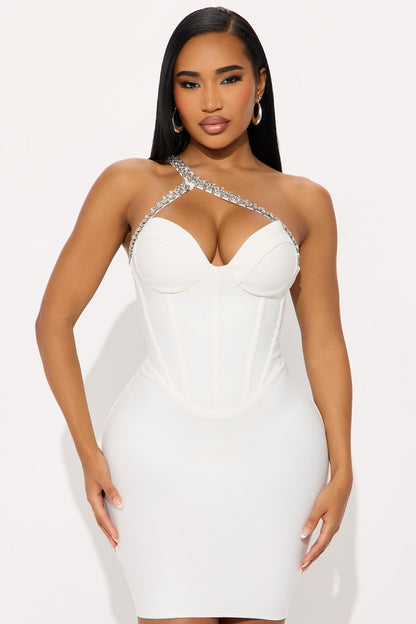 https://cdn.shopify.com/s/files/1/0293/9277/files/07-23-25_S8_24_P12504DR0828_White_RK_IM_11-32-44_14578_PXF.jpg?v=1753383916