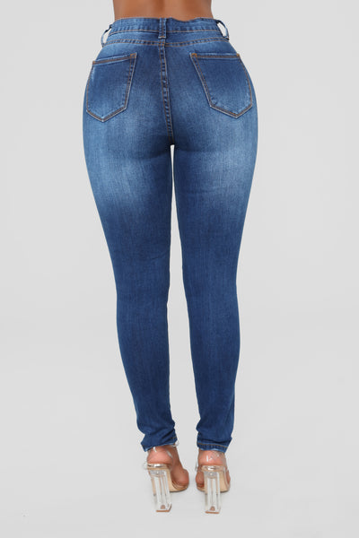 https://cdn.shopify.com/s/files/1/0293/9277/products/07-24-18_Studio_2_14-57-15_PR3017HSL_DarkDenim0698_AJ.jpg?v=1650554937&with=400&height=600