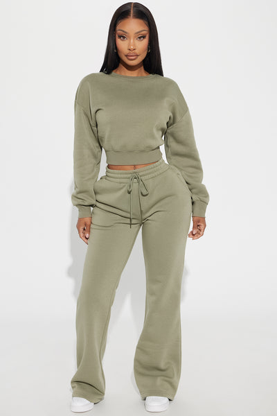 https://cdn.shopify.com/s/files/1/0293/9277/files/07-24-24-S2_36_75480_Olive_CXB_RL_13-51-35_9093_PXF.jpg?v=1722273192&with=400&height=600