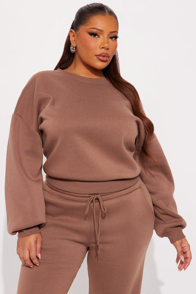 https://cdn.shopify.com/s/files/1/0293/9277/files/07-24-25_S4_46_75480_Brown_AM_MC_15-32-18_PLUS_1265_PXF.jpg?v=1753741177&with=400&height=600