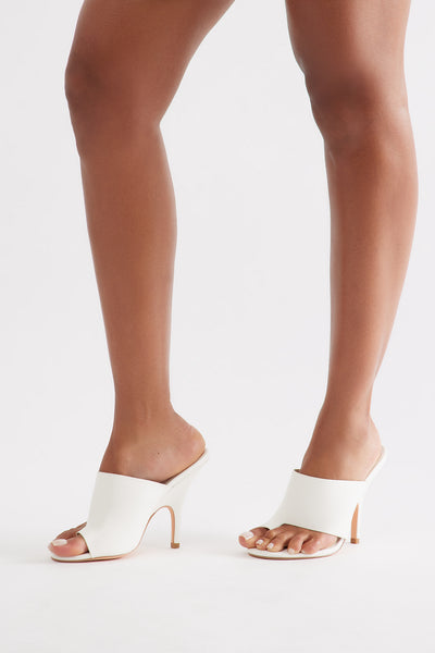 https://cdn.shopify.com/s/files/1/0293/9277/files/07-24-25_S5_3_PORTER10_White_ZSR_KJ_IM_08-56-19_26722_PXF.jpg?v=1753470070&with=400&height=600