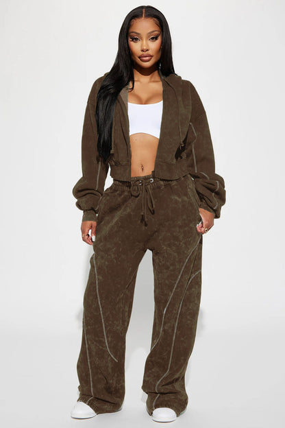 https://cdn.shopify.com/s/files/1/0293/9277/files/07-26-23Studio2_TK_RL_16-56-11_18_ZDZPK10610T_Black_17335_MH_KP_JA_Brown.jpg?v=1765304333