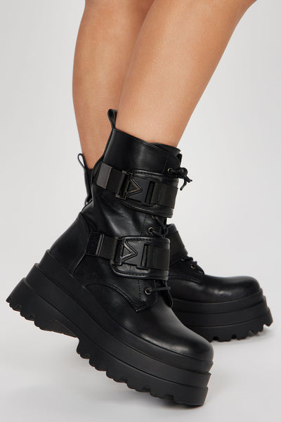 https://cdn.shopify.com/s/files/1/0293/9277/files/07-26-23Studio8_CB_LW_11-09-55_22_HDFN056_Black_9863_SG.jpg?v=1690913964&with=400&height=600