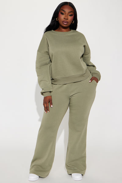 https://cdn.shopify.com/s/files/1/0293/9277/files/07-26-24_S3_30_75480_Olive_RM_AP_14-24-02_PLUS_42040_PXF.jpg?v=1722363544&with=400&height=600