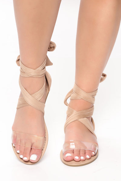 https://cdn.shopify.com/s/files/1/0293/9277/products/07-29-20Studio5_BR_12-02-41_33_CLOVER136B_Nude_6207_RA.jpg?v=1596125467&with=400&height=600