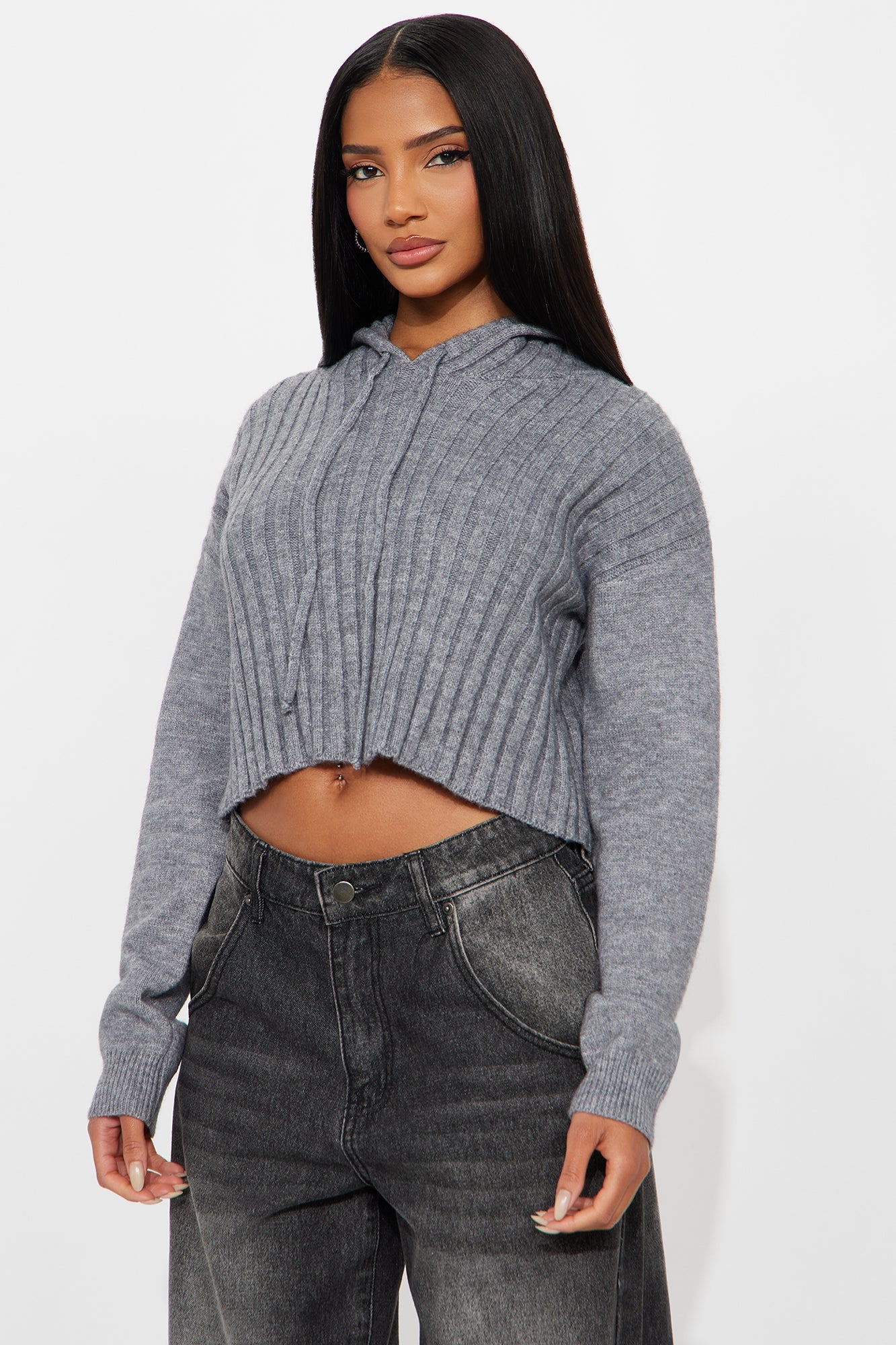 https://cdn.shopify.com/s/files/1/0293/9277/files/07-29-25_S2_25_LB1928_Charcoal_RA_SS_10-50-08_16165_PXF.jpg?v=1753918491