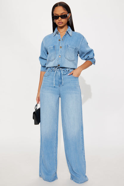 https://cdn.shopify.com/s/files/1/0293/9277/files/07-30-25_S6_70_FN6125WDYJ_MediumWash_HY_RL_15-45-28_126147_PXF.jpg?v=1754066967