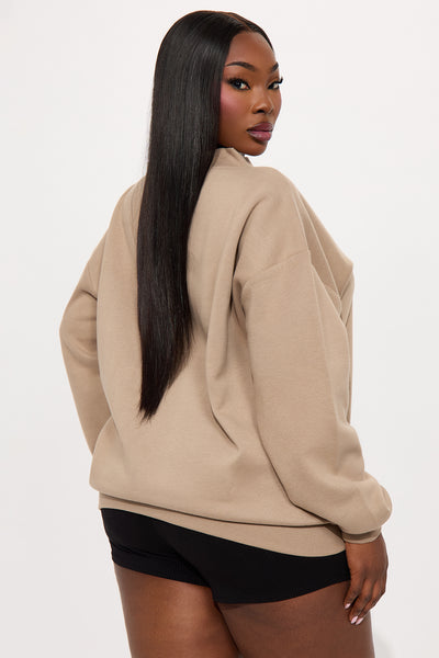 https://cdn.shopify.com/s/files/1/0293/9277/files/08-01-25_S8_34_B22504LO3701_Taupe_JP_MC_14-26-43_PLUS_21026_PXF.jpg?v=1754347517&with=400&height=600