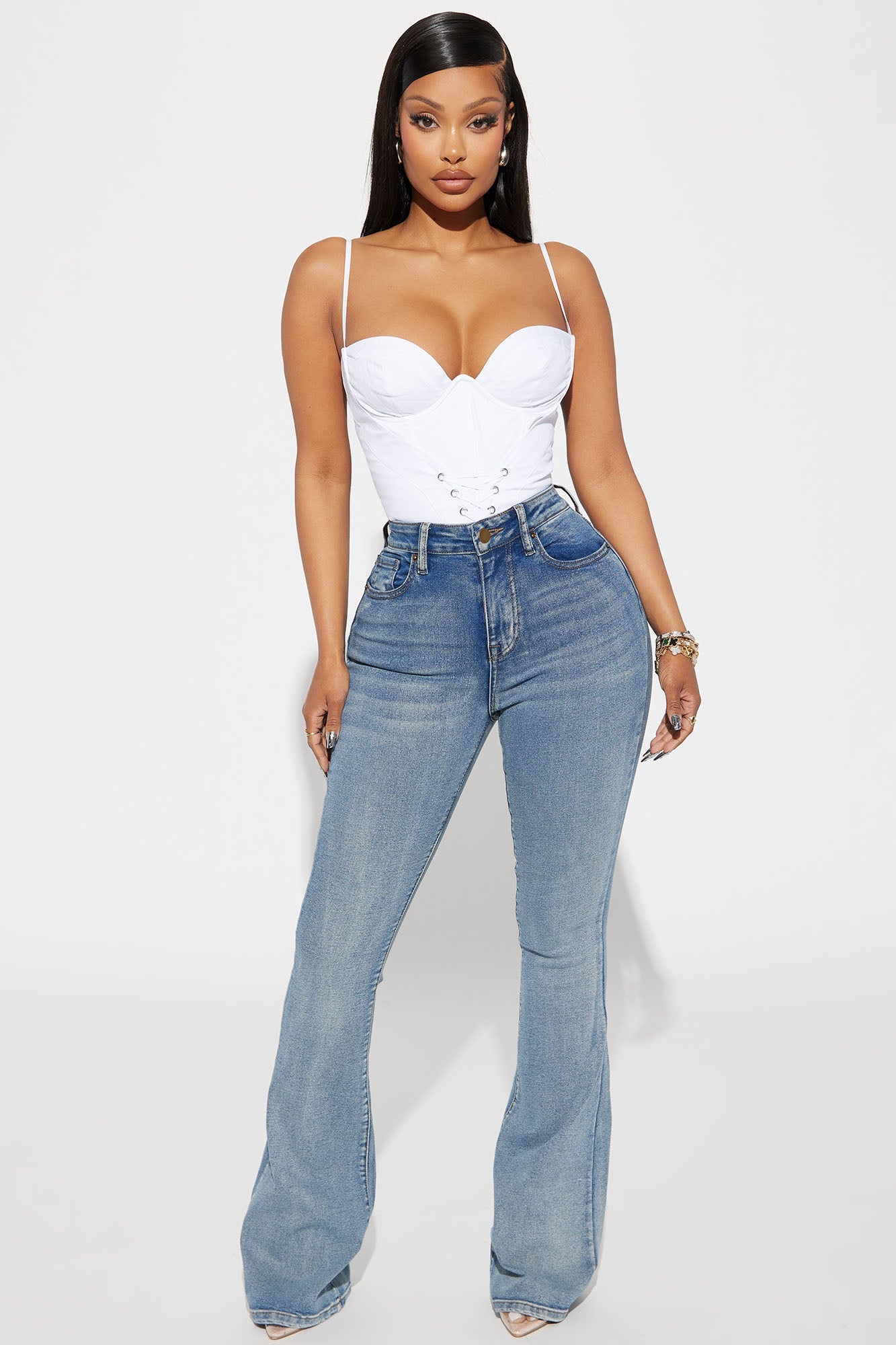 https://cdn.shopify.com/s/files/1/0293/9277/files/08-04-23Studio2_KJ_RL_14-18-36_26_YJDM15HRSFL3_VintageWash_17949_JB.jpg?v=1691778176