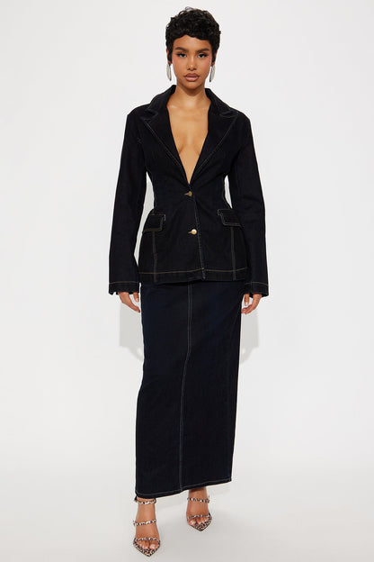 https://cdn.shopify.com/s/files/1/0293/9277/files/08-06-25_S6_39_TFN4429MDJC_DarkDenim_JG_IM_14-13-32_98163_PXF.jpg?v=1754597432