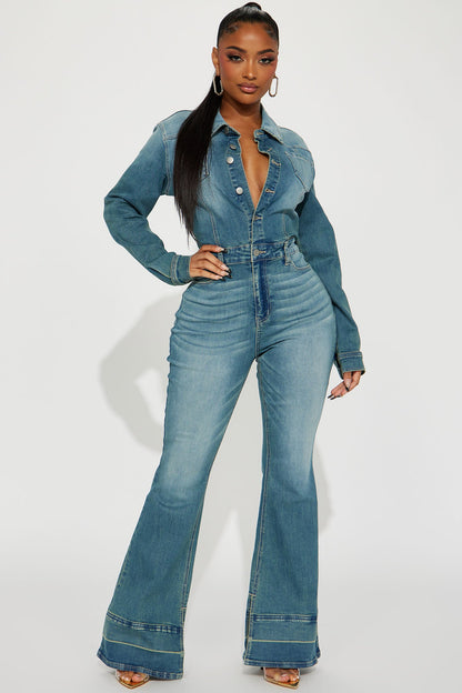 https://cdn.shopify.com/s/files/1/0293/9277/files/08-07-23Studio1_TK_PC_11-18-01_13_JP2303302_Denim_11163_SG.jpg?v=1691709349