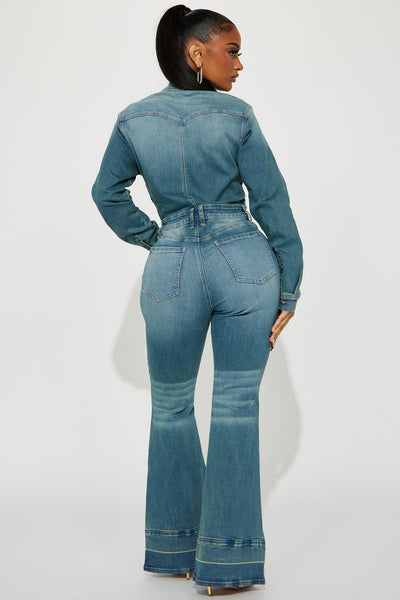 https://cdn.shopify.com/s/files/1/0293/9277/files/08-07-23Studio1_TK_PC_11-18-30_13_JP2303302_Denim_11171_SG.jpg?v=1691709349&with=400&height=600