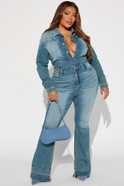 https://cdn.shopify.com/s/files/1/0293/9277/files/08-07-23Studio4_TH_IM_10-57-57_12_JP2303302_Denim_3478_PLUS_SG.jpg?v=1692053914&with=400&height=600
