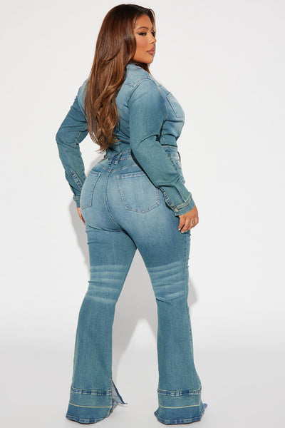https://cdn.shopify.com/s/files/1/0293/9277/files/08-07-23Studio4_TH_IM_10-58-33_12_JP2303302_Denim_3493_PLUS_SG.jpg?v=1692053913&with=400&height=600