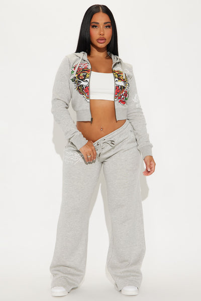 https://cdn.shopify.com/s/files/1/0293/9277/files/08-07-24_S3_39_EHWS10141_HeatherGrey_KS_AP_14-22-50_47342_SL.jpg?v=1723142109&with=400&height=600