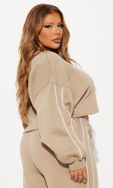 https://cdn.shopify.com/s/files/1/0293/9277/files/08-07-24_S4_33_ZDZPK12184L_Taupe_ZSR_AZ_AC_14-35-17_PLUS_48517_BH.jpg?v=1723135090&with=400&height=600