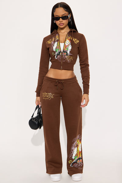 https://cdn.shopify.com/s/files/1/0293/9277/files/08-07-25_S8_13_EHW180065FN_Brown_AE_PC_11-21-36_24087_PXF.jpg?v=1754694325&with=400&height=600