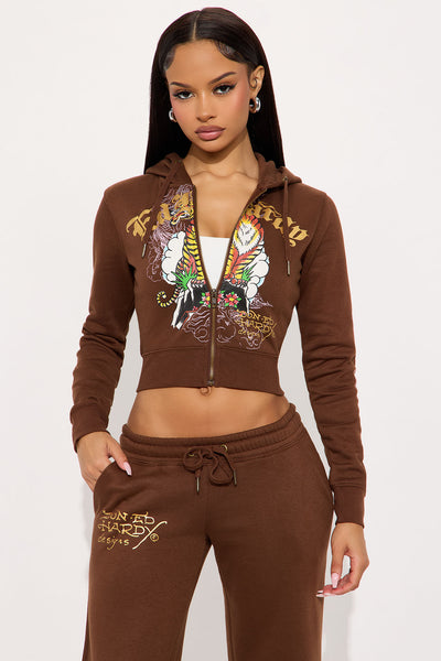 https://cdn.shopify.com/s/files/1/0293/9277/files/08-07-25_S8_13_EHW180065FN_Brown_AE_PC_11-22-13_24097_PXF_EH.jpg?v=1754694325&with=400&height=600