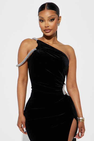 https://cdn.shopify.com/s/files/1/0293/9277/files/08-09-23Studio2_TK_RL_15-05-53_12_CHTD03101_Black_48893_DG.jpg?v=1692137656&with=400&height=600