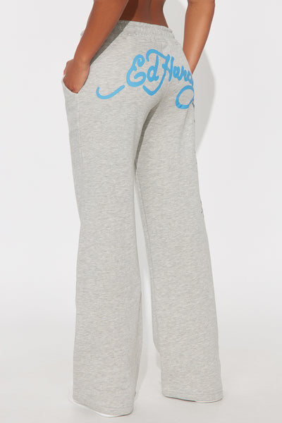 https://cdn.shopify.com/s/files/1/0293/9277/files/08-12-25_S2_67_EHW82001FN_HeatherGrey_DA_RA_15-21-55_4195_PXF.jpg?v=1755128864&with=400&height=600