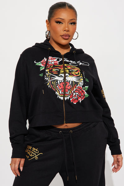https://cdn.shopify.com/s/files/1/0293/9277/files/08-13-25_S4_42_EHW180029_Black_JG_JW_14-24-00_PLUS_45956_PXF.jpg?v=1755273149&with=400&height=600
